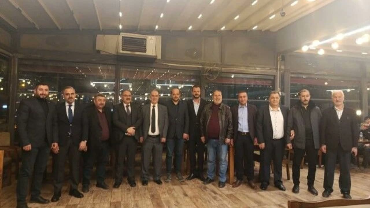 ŞANLIURFA’DA İFTAR BULUŞMASI: BELEDİYE VE SENDİKA TEMSİLCİLERİ BİR ARAYA GELDİK