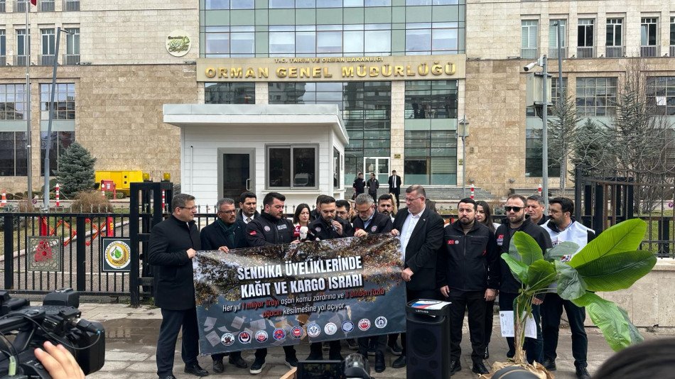 KAĞIT İSRAFINA SON! SENDİKAL İŞLEMLER E-DEVLET ÜZERİNDEN YAPILMALI!