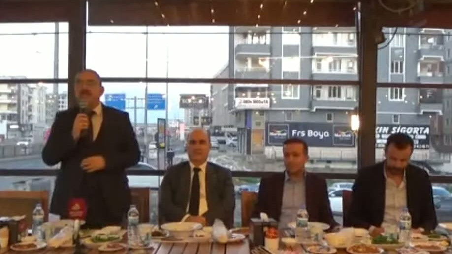 ŞANLIURFA’DA İFTAR BULUŞMASI: BELEDİYE VE SENDİKA TEMSİLCİLERİ BİR ARAYA GELDİK