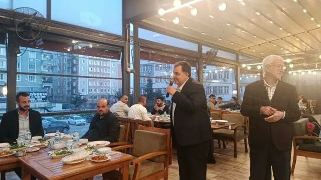 ŞANLIURFA’DA İFTAR BULUŞMASI: BELEDİYE VE SENDİKA TEMSİLCİLERİ BİR ARAYA GELDİK